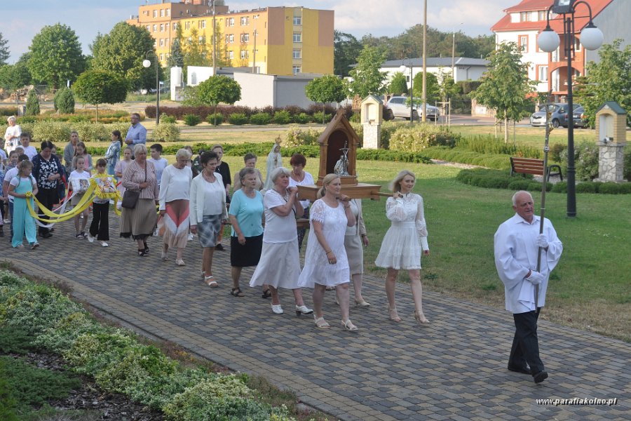 46 Procesja eucharystyczna.jpg